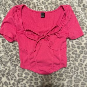 Cute hot pink crop top! 💗